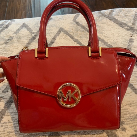 Michael Kors Handbags - NWT Michael Kors Hudson Satchel Carryall